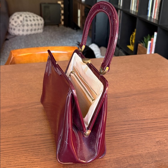 GOLDCREST LEATHERGOODS - MCM Vintage Plum Patent Leather Handbag - Picture 6 of 10